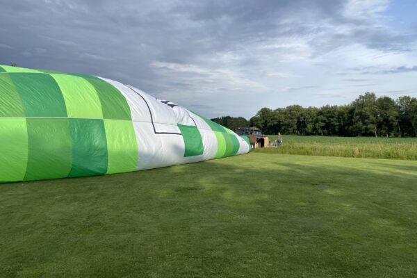 Der Holzwerk Ballon über dem Hurricane Festival 2024