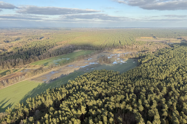 Wasser auf Wiesen und Feldern